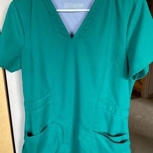 Greys Anatomy Srub set: 2 tops and 1 bottom